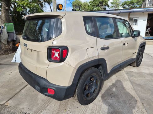 Used 2015 Jeep Renegade Sport image 4