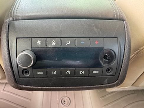 Used 2012 Buick Enclave Premium image 33