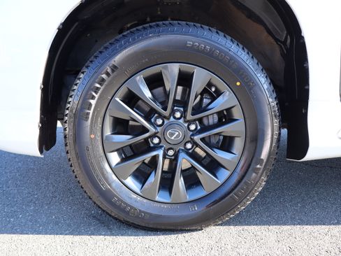 Used 2021 Lexus GX 460 Premium image 32