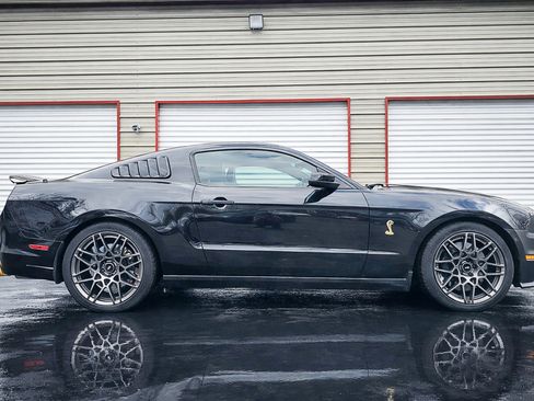 Used 2013 Ford Mustang Shelby GT500 image 3