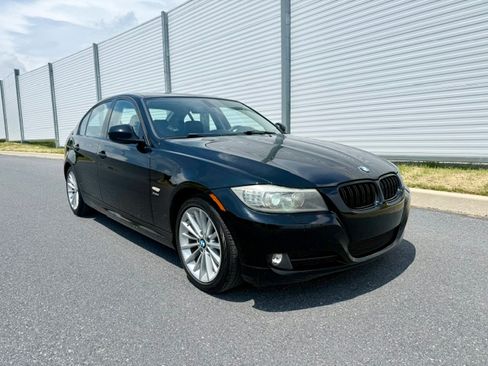 Used 2011 BMW 328i xDrive Sedan AWD/4WD image 2