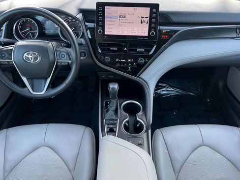 Used 2022 Toyota Camry XLE image 14