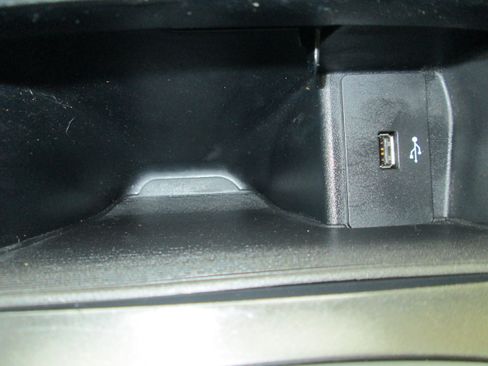 Used 2017 Ford Edge SE image 25