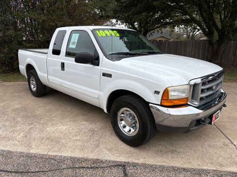 Used 2001 Ford F250 XLT image 4