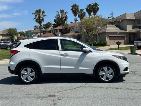 Used 2019 Honda HR-V EX image 7