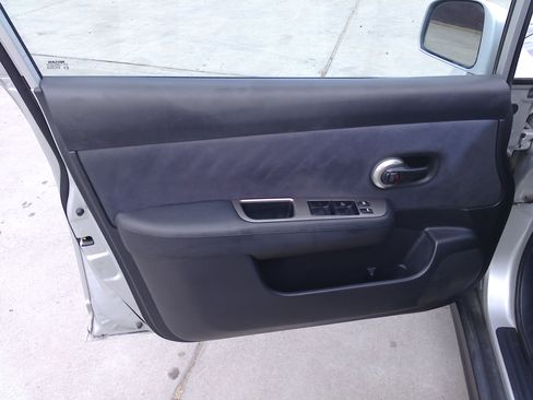 Used 2007 Nissan Versa S FWD image 9