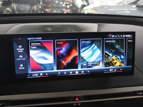 Used 2024 BMW iX M60 AWD/4WD image 19