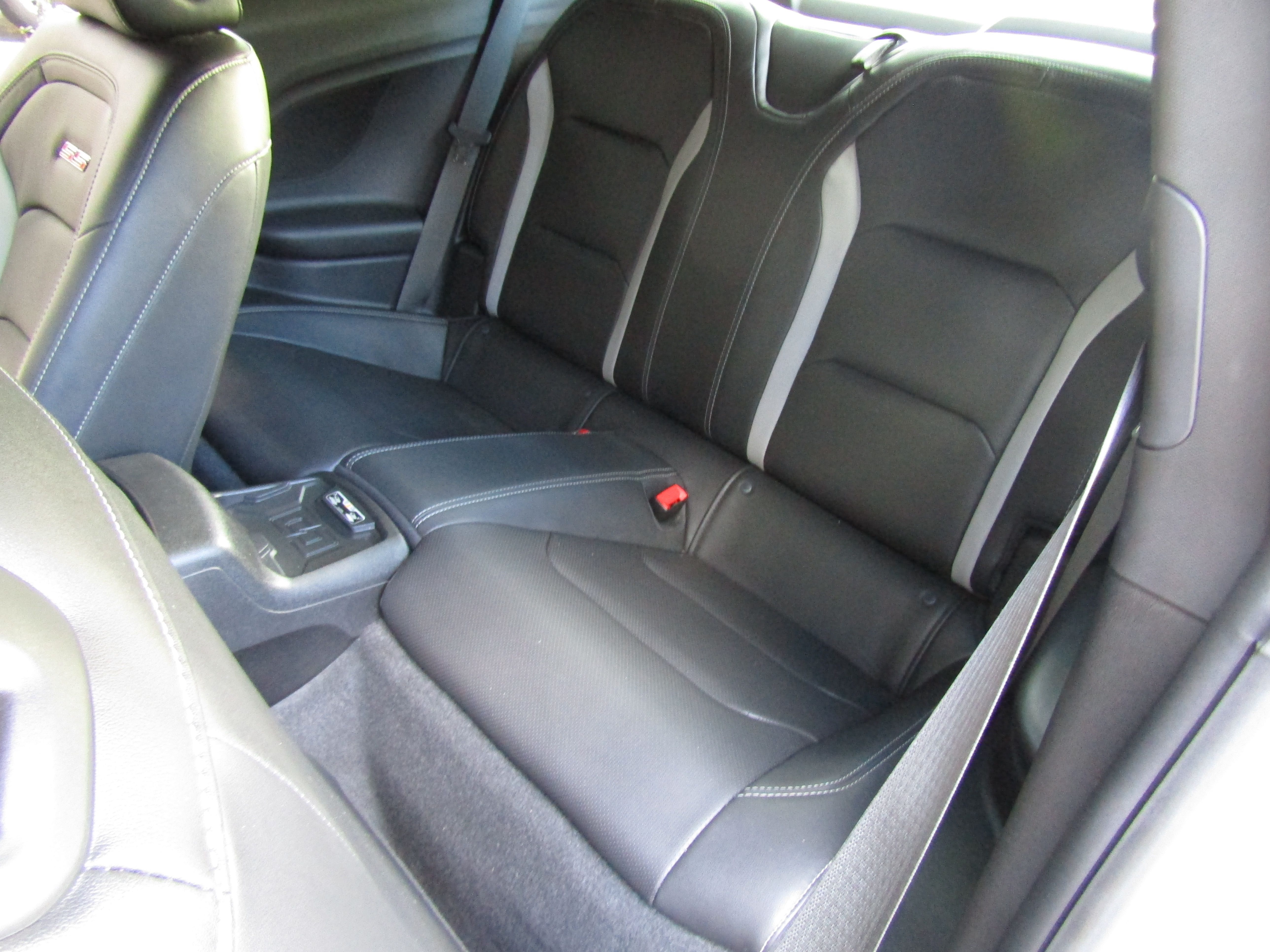 Used 2018 Chevrolet Camaro SS Coupe w/ 2SS RWD image 10
