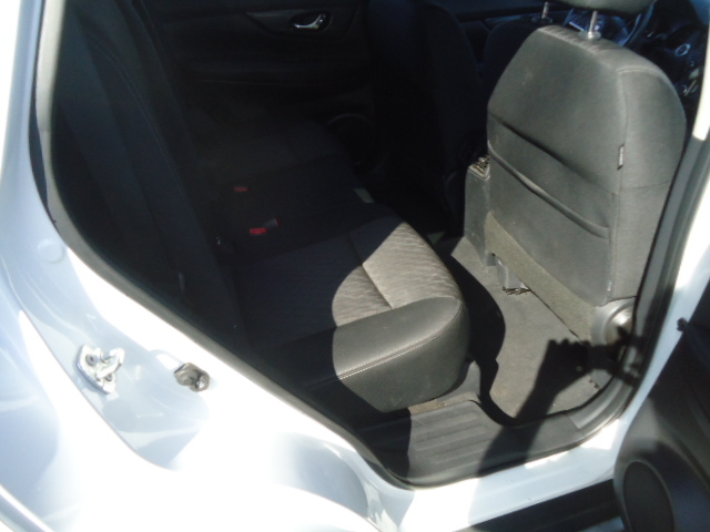 Used 2018 Nissan Rogue FWD SV image 14