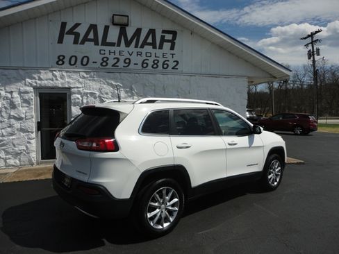 Used 2017 Jeep Cherokee Limited image 5