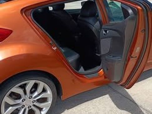 Used 2012 Hyundai Veloster image 16