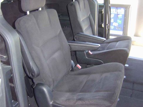 Used 2014 Dodge Grand Caravan SE image 14