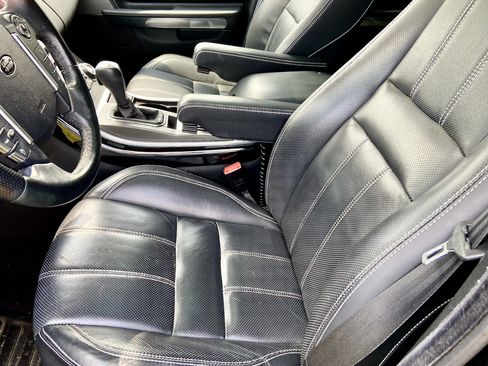 Used 2010 Land Rover Range Rover Sport Supercharged AWD/4WD image 17