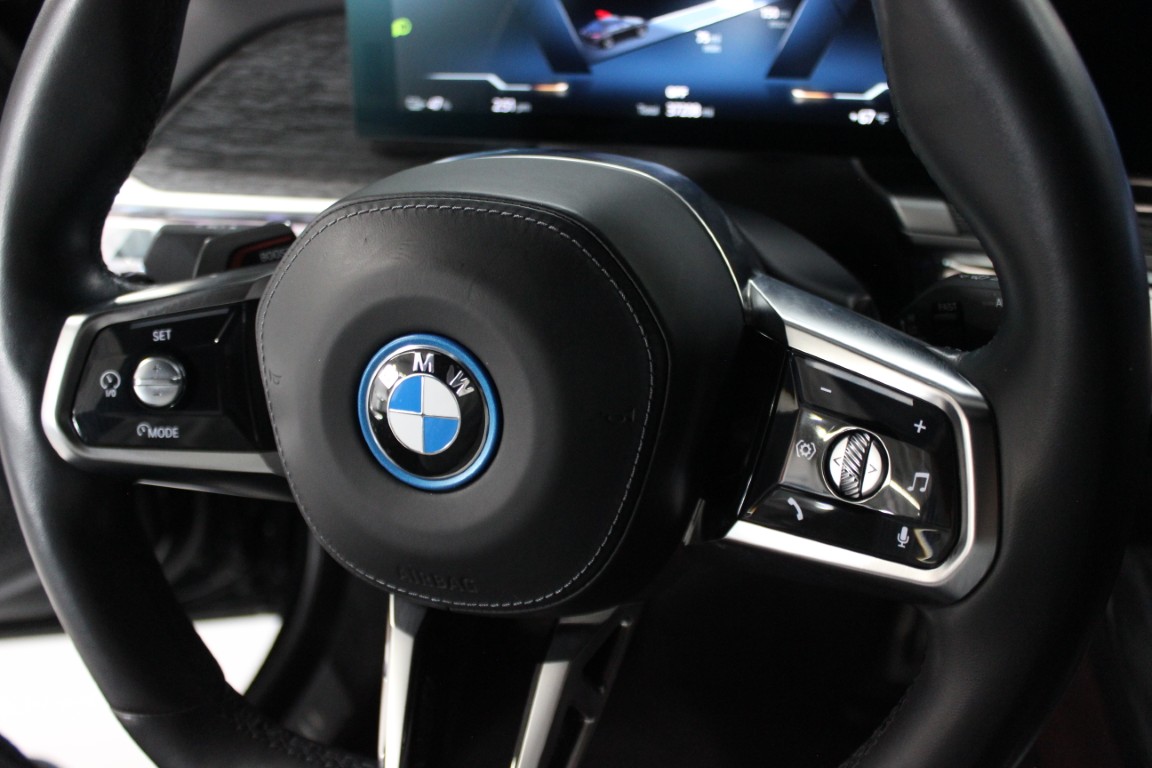 Used 2024 BMW i7 eDrive50 RWD image 27