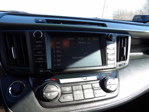 Used 2017 Toyota RAV4 Limited image 10