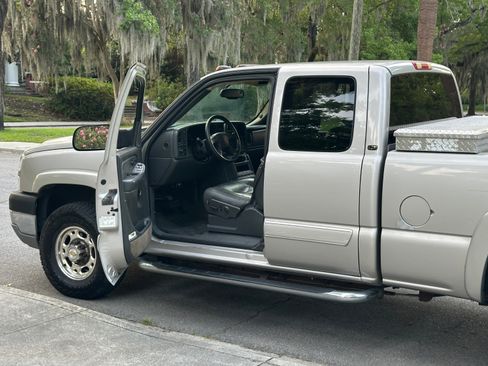 Used 2005 Chevrolet Silverado 2500 4x4 Extended Cab image 21