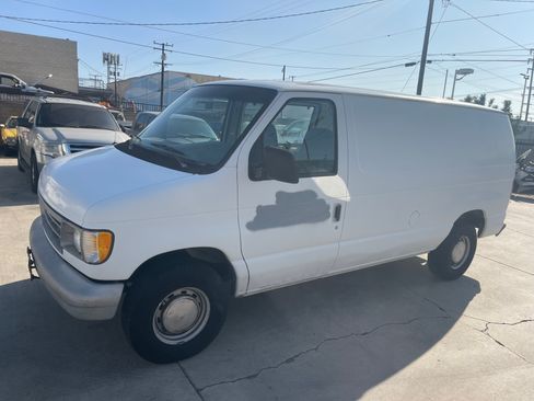 Used 1996 Ford E-150 and Econoline 150 image 1