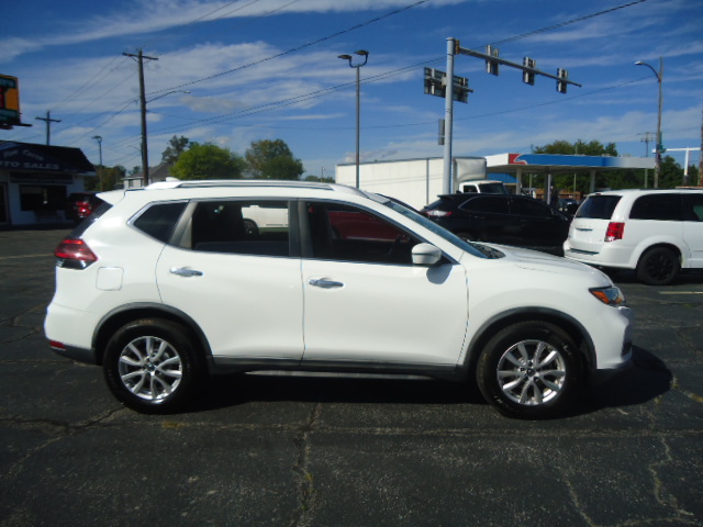 Used 2018 Nissan Rogue FWD SV image 12