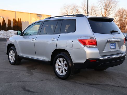 Used 2013 Toyota Highlander LE Plus image 6