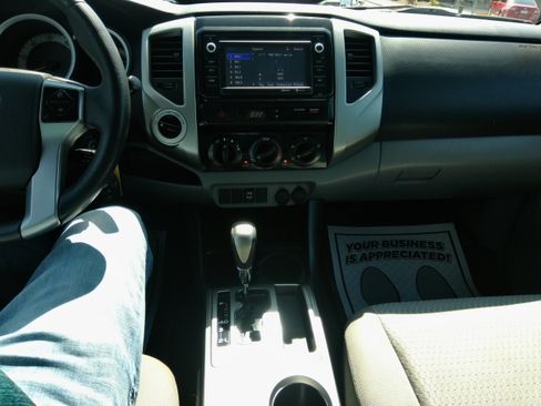 Used 2014 Toyota Tacoma SR5 image 49