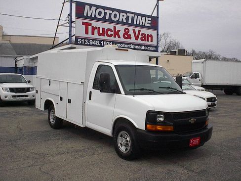 Used 2016 Chevrolet Express 3500 image 1