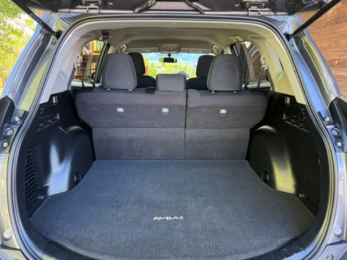 Used 2016 Toyota RAV4 AWD LE image 17
