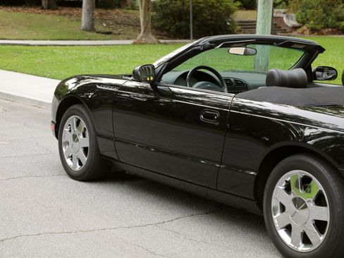 Used 2002 Ford Thunderbird RWD image 17