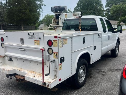 Used 2014 Ford F250 XL image 3