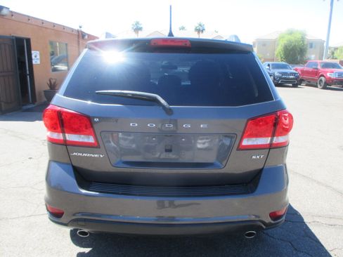 Used 2018 Dodge Journey SXT FWD image 10