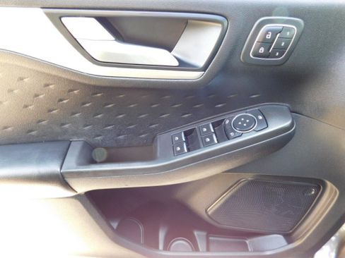 Used 2020 Ford Escape FWD SEL image 12
