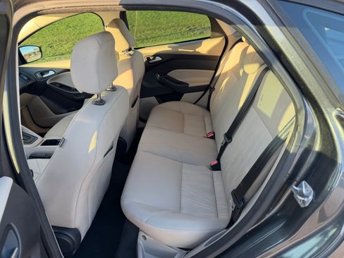 Used 2017 Ford Focus SE image 10