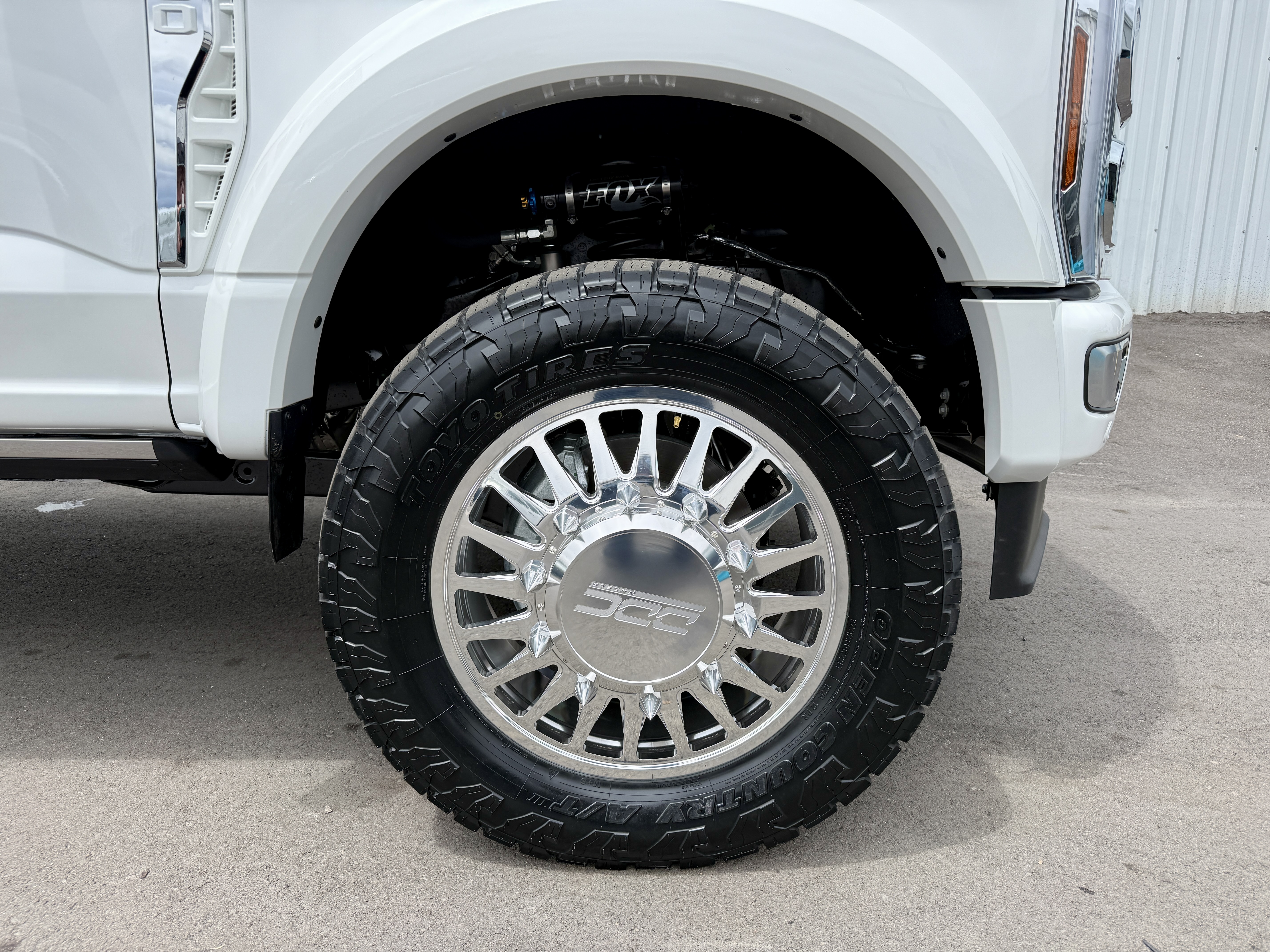 Used 2026 Ford F450 4x4 Crew Cab Super Duty image 3