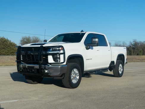Used 2022 Chevrolet Silverado 2500 LT image 1