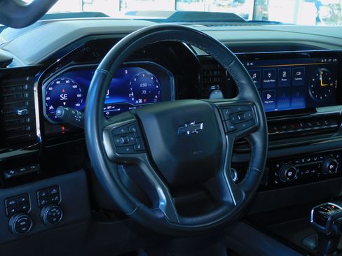 Used 2024 Chevrolet Silverado 1500 ZR2 image 22