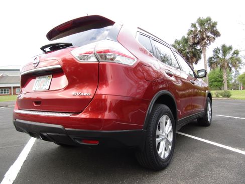 Used 2016 Nissan Rogue SV image 5