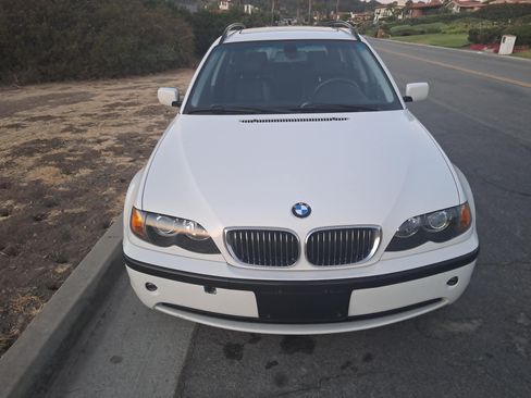 Used 2004 BMW 325i Wagon RWD image 3