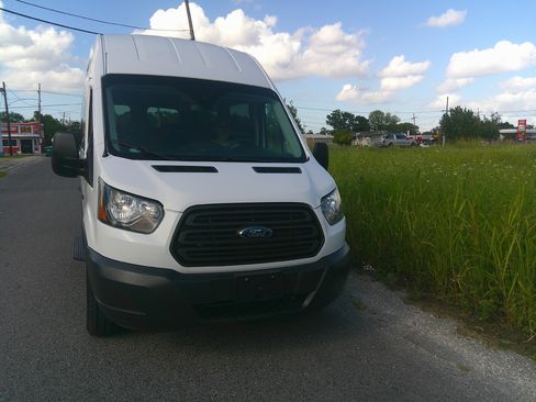 Used 2018 Ford Transit 350 RWD image 3