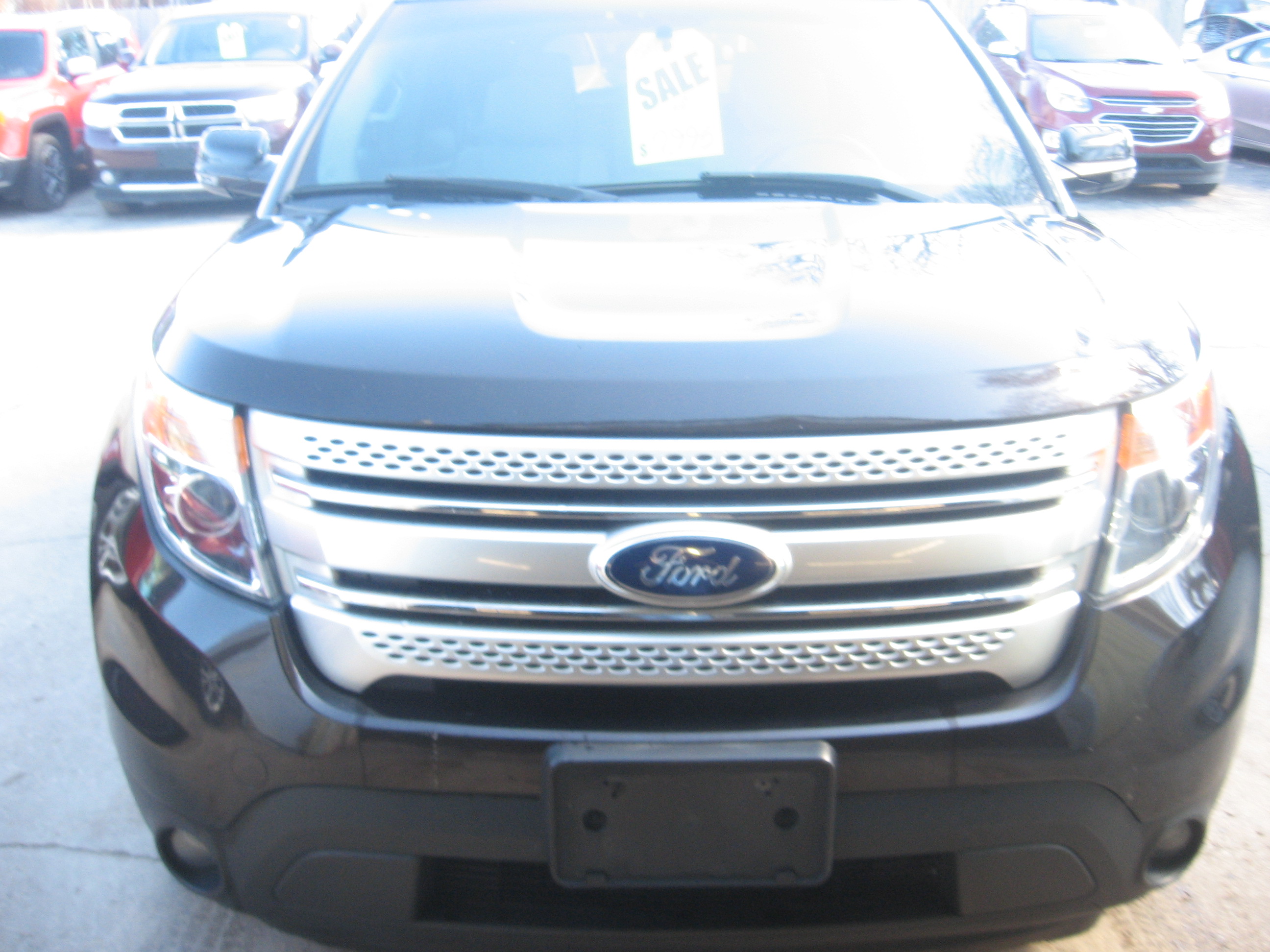 Used 2013 Ford Explorer XLT FWD image 2