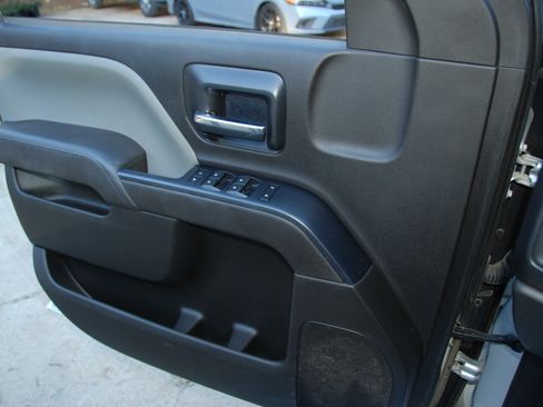 Used 2017 Chevrolet Silverado 2500 image 23