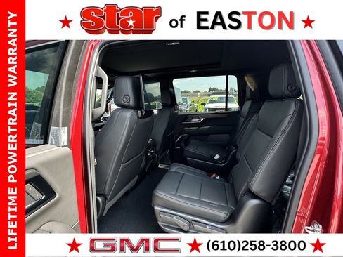 New 2025 GMC Yukon XL Denali image 16