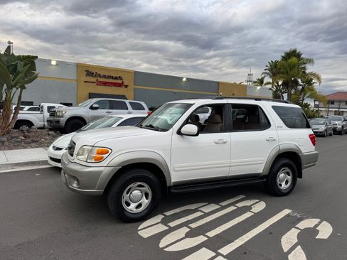 Used 2004 Toyota Sequoia SR5 image 17