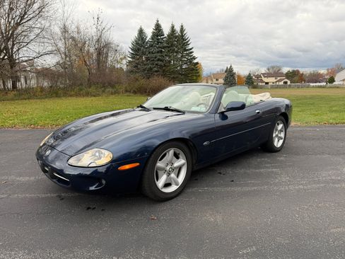 Used 1998 Jaguar XK8 image 21