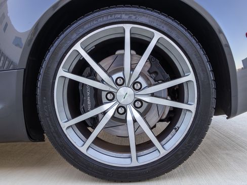 Used 2010 Aston Martin V8 Vantage image 20