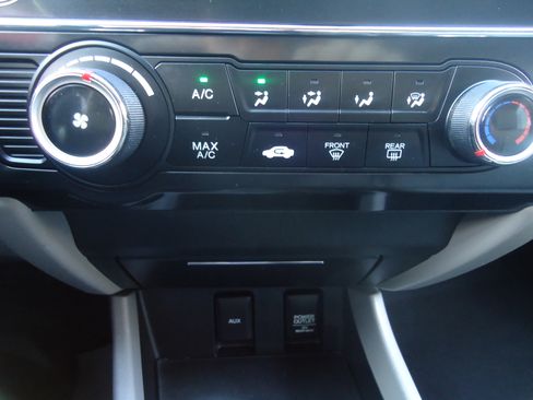 Used 2013 Honda Civic LX image 16