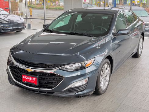 Used 2020 Chevrolet Malibu LT image 3