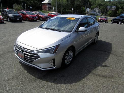 Used 2019 Hyundai Elantra SE image 7
