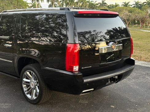 Used 2014 Cadillac Escalade ESV Platinum image 44
