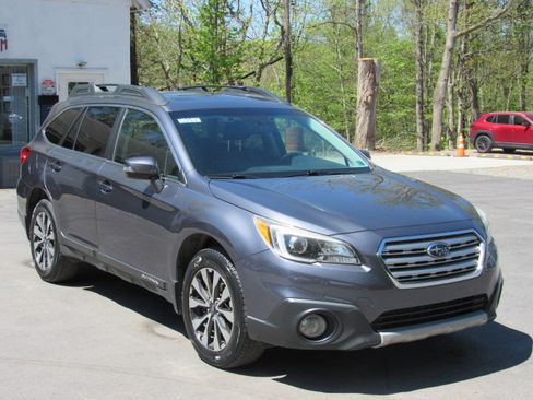 Used 2016 Subaru Outback 2.5i Limited AWD/4WD image 11