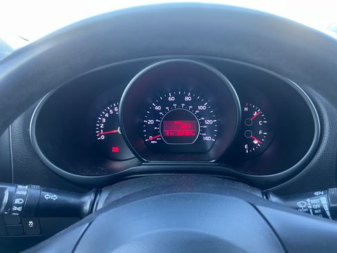 Used 2019 Kia Soul LX FWD image 16
