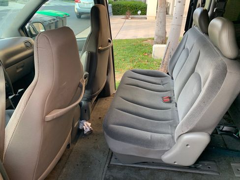 Used 2002 Dodge Caravan SE FWD image 14